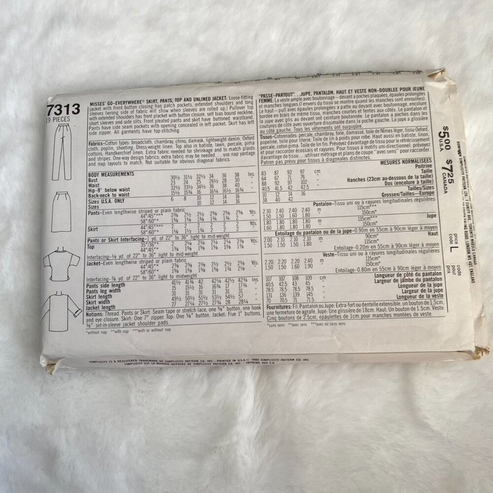 Simplicity Sewing Pattern - Picture 2 of 2